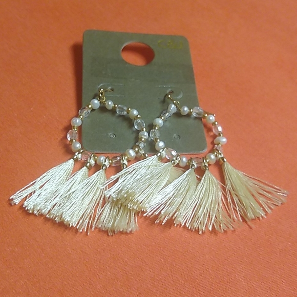 😻 3 For $15 Bead Hoop 5 Cream Tassel Dangles - Picture 3 of 4